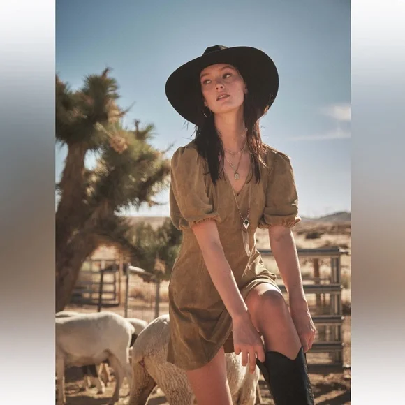 27 Faux Suede V-neck Bubble Sleeve Shift Dress - Picture 2 of 5